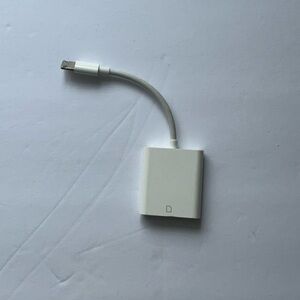 41. Lightning to SD card camera reader